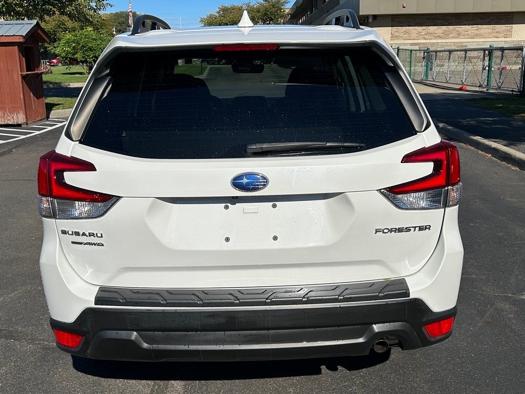2023 Subaru Forester Premium photo 4