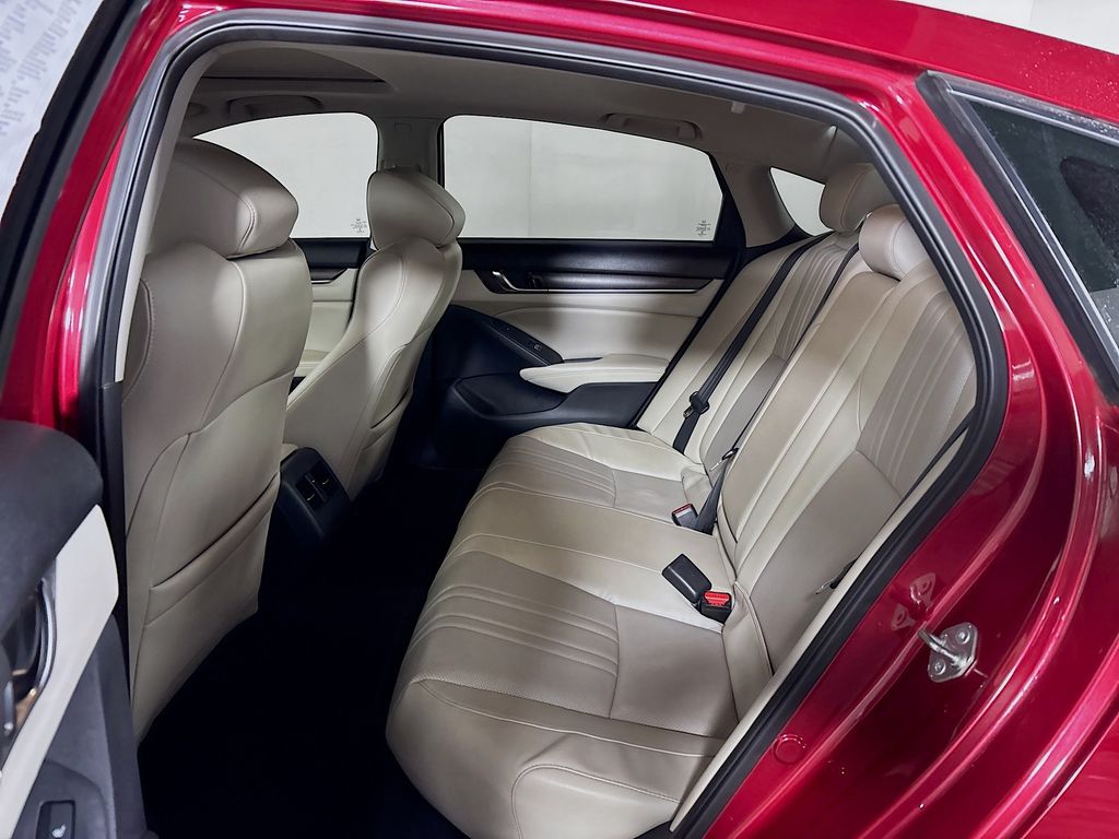 2018 Honda Accord Touring photo 20