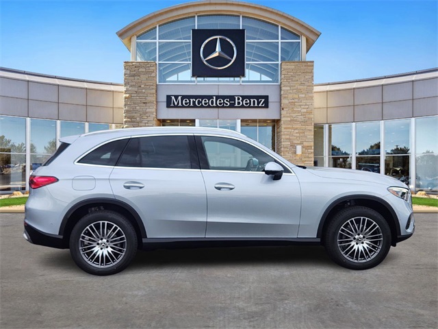 2026 Mercedes Benz GLC 300 4MATIC photo 4