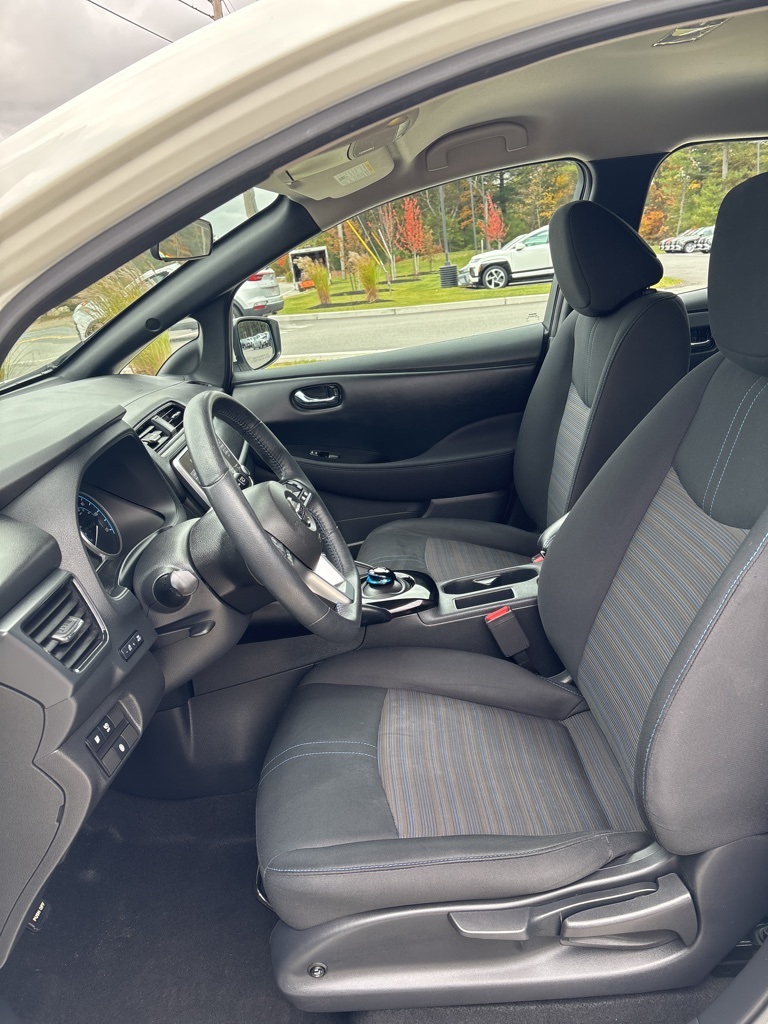 2020 Nissan Leaf SV Plus photo 4
