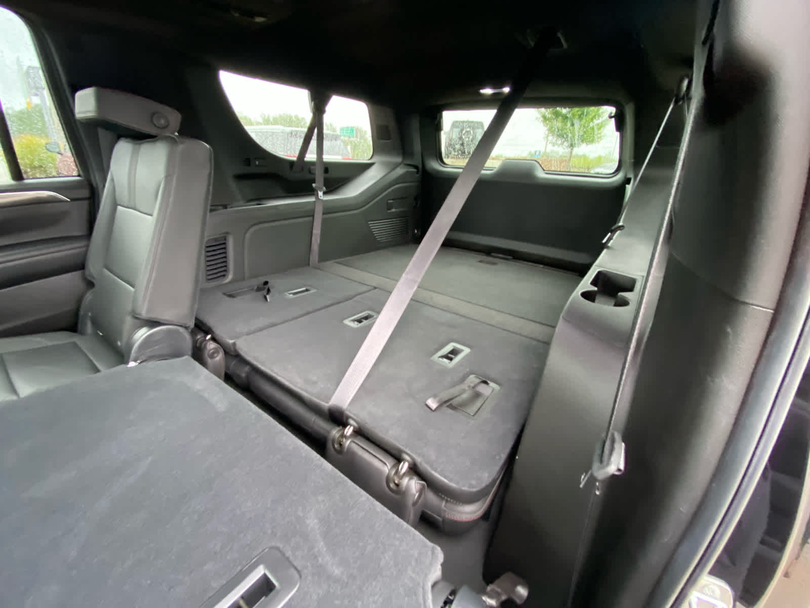 2021 Chevrolet Suburban RST photo 30