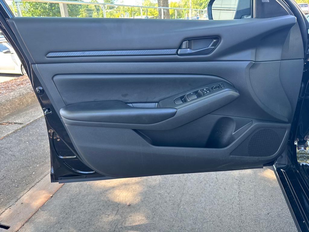2024 Nissan Altima 2.5 S photo 10