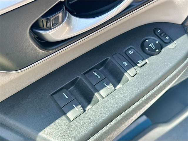2022 Honda CR-V Hybrid EX-L photo 18