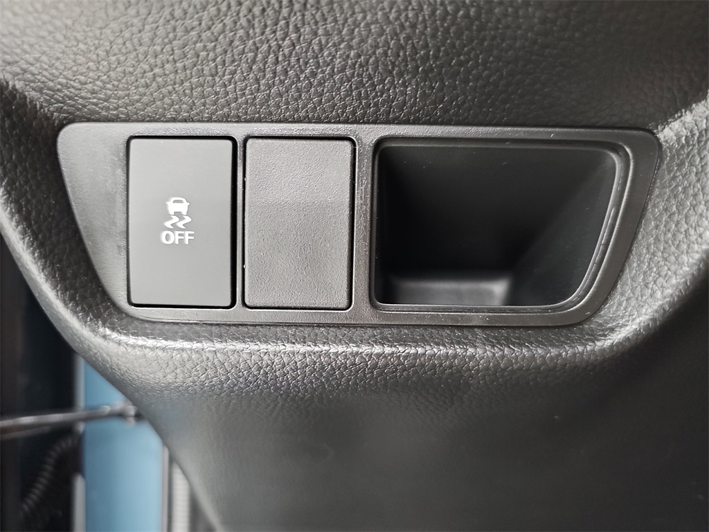 2026 Honda HR-V LX photo 30