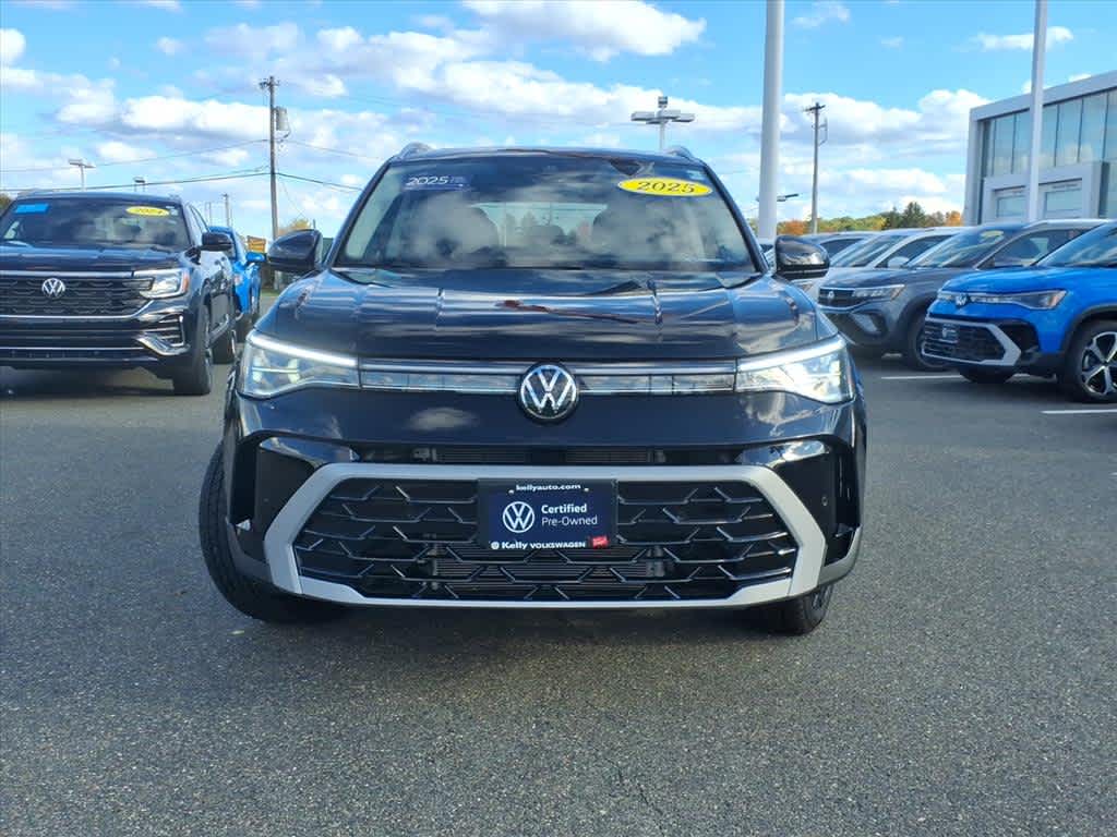 2025 Volkswagen Taos SEL photo 2