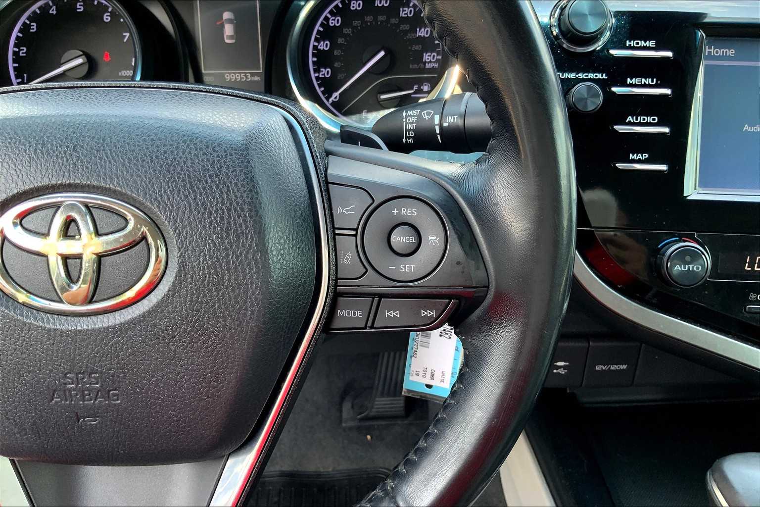 2019 Toyota Camry SE photo 21