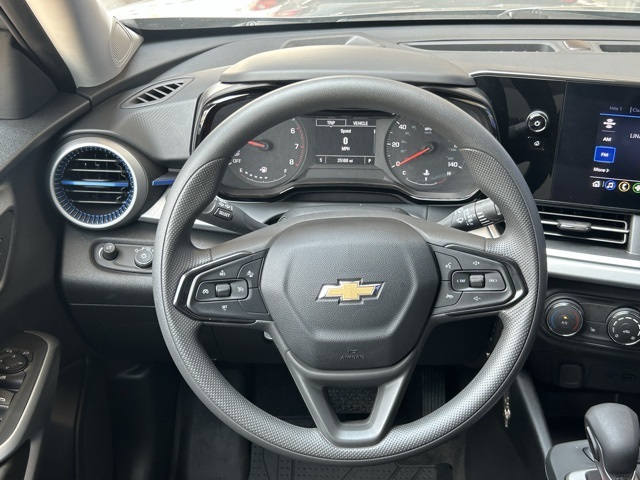 2025 Chevrolet Trax LS photo 12