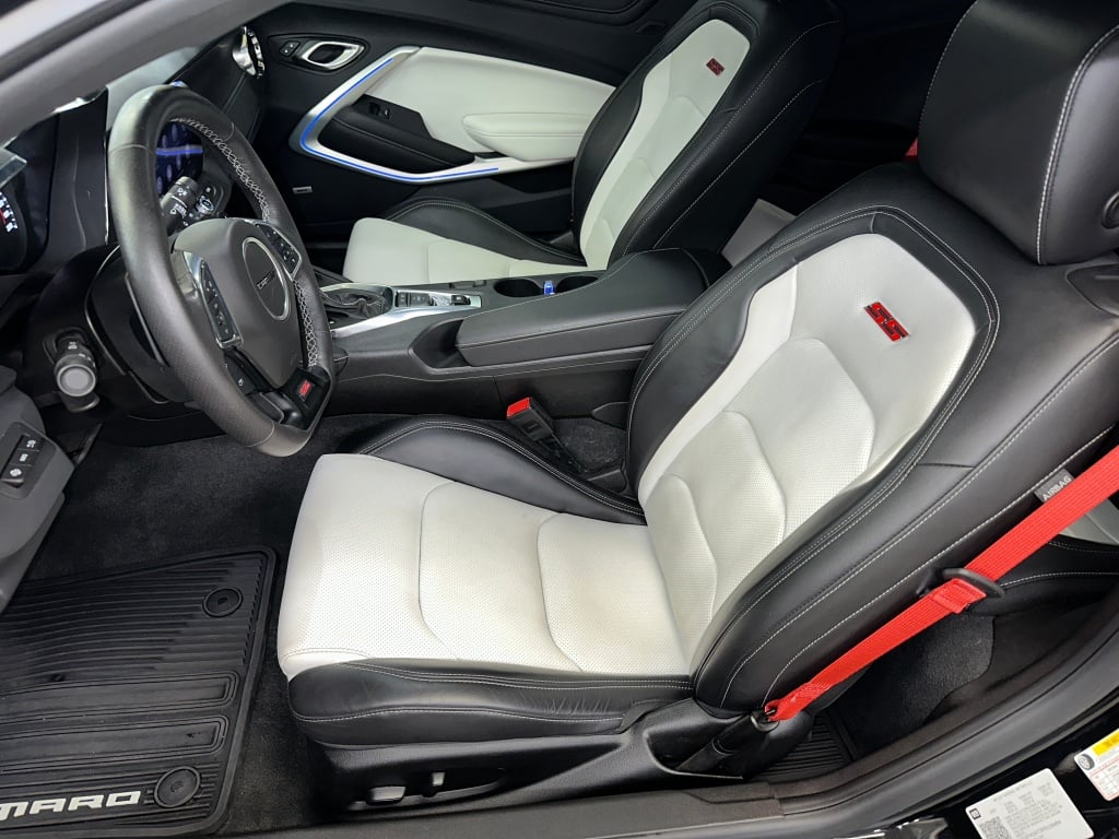 2023 Chevrolet Camaro 2SS photo 2