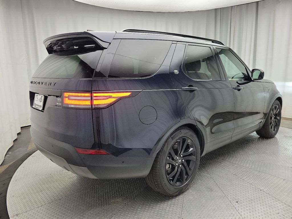 2020 Land Rover Discovery HSE photo 4
