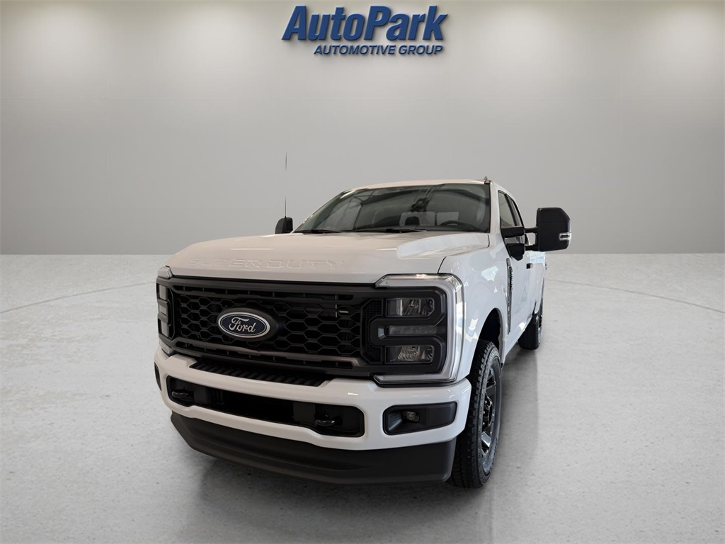 2026 Ford F-350 XL photo 3