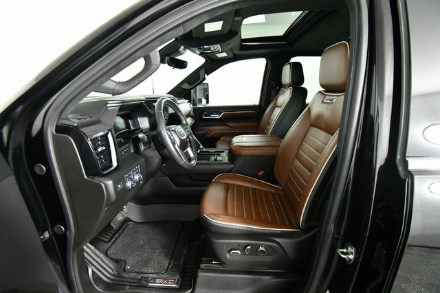2024 Gmc Sierra 3500 HD Denali Ultimate photo 3