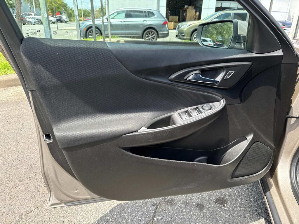 2023 Chevrolet Malibu 1LT photo 16