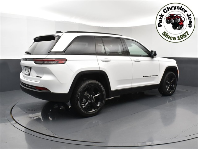2025 Jeep Grand Cherokee Limited photo 4