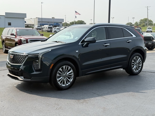 2025 Cadillac XT4 Premium Luxury photo 3