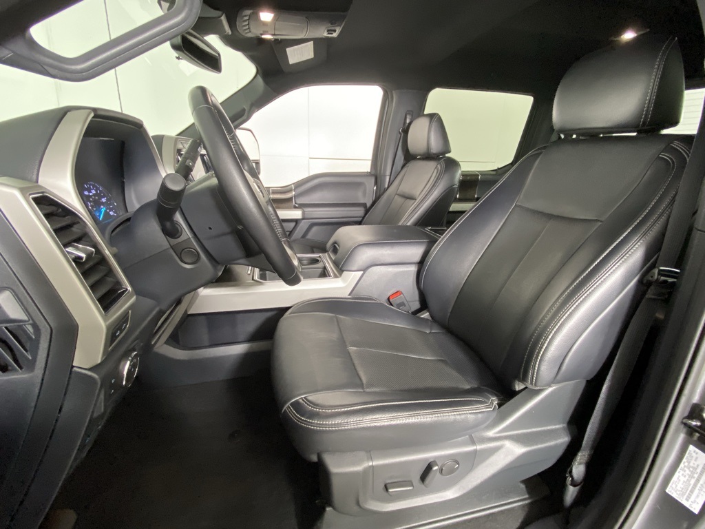 2022 Ford F-250 Lariat photo 2
