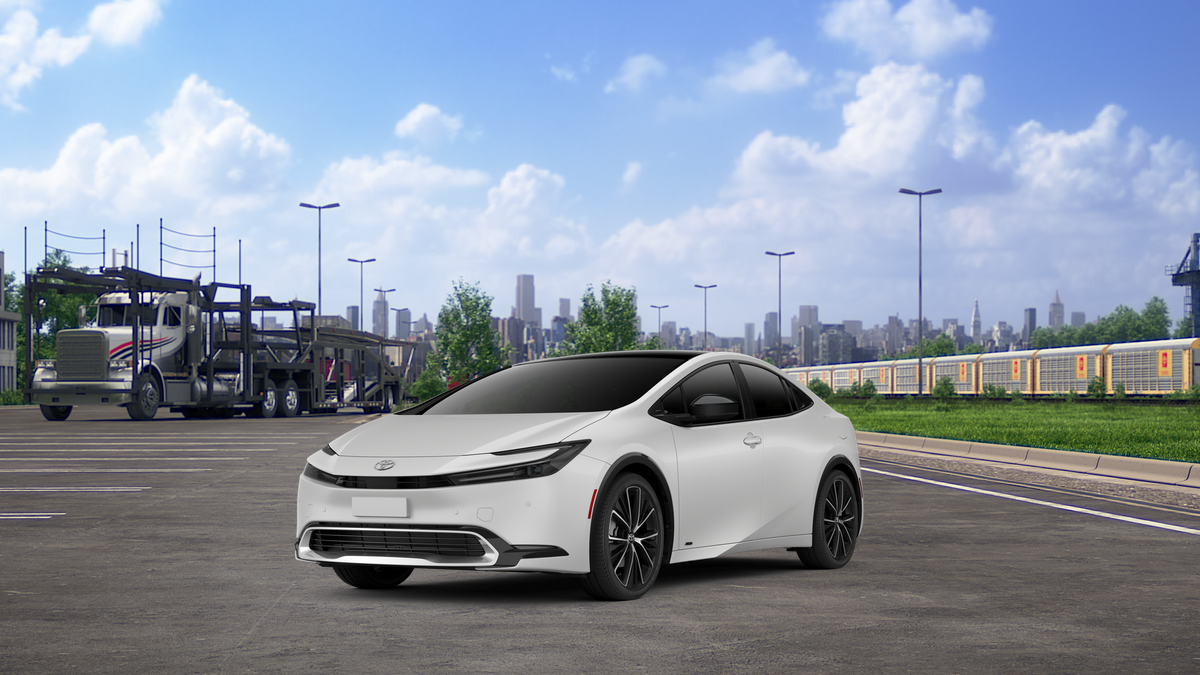 2026 Toyota Prius XLE's photo