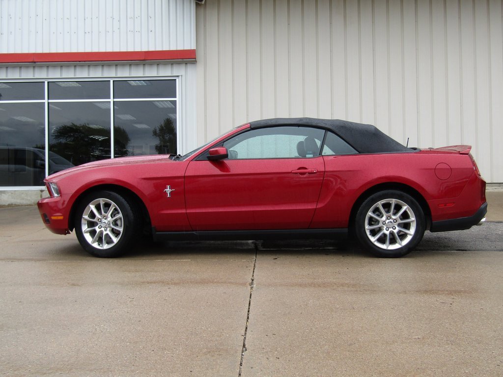 2011 Ford Mustang V6 Premium photo 8
