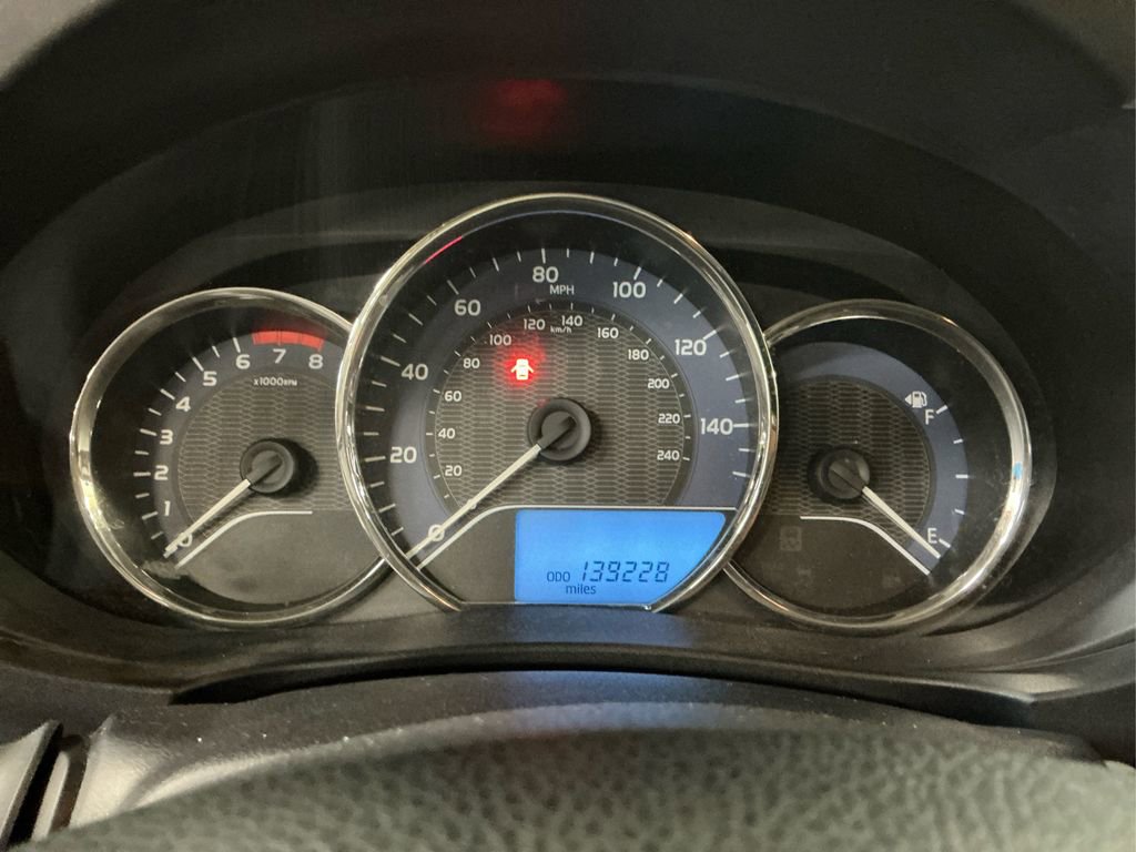 2015 Toyota Corolla LE photo 11