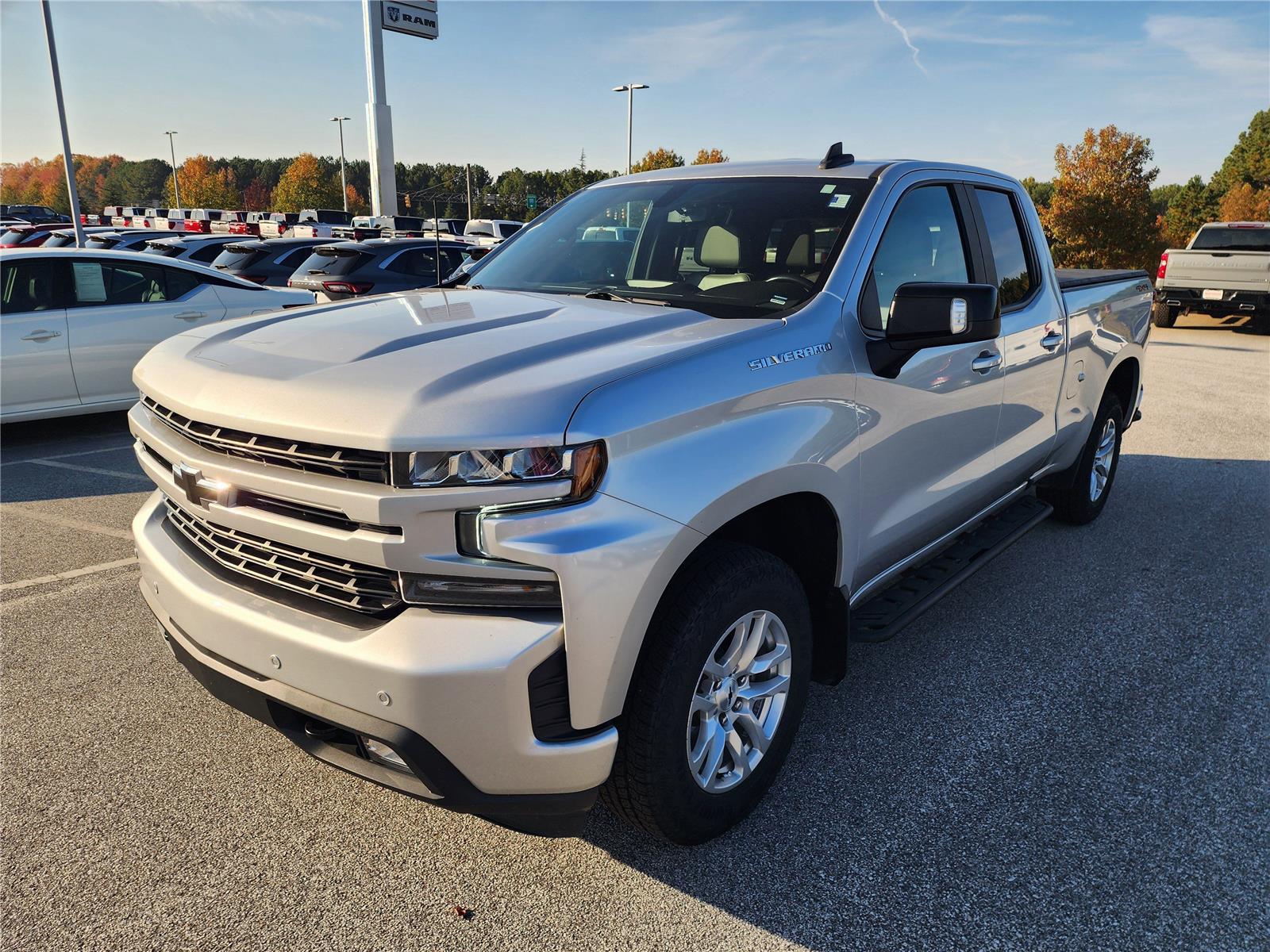 2021 Chevrolet Silverado 1500 RST photo 2