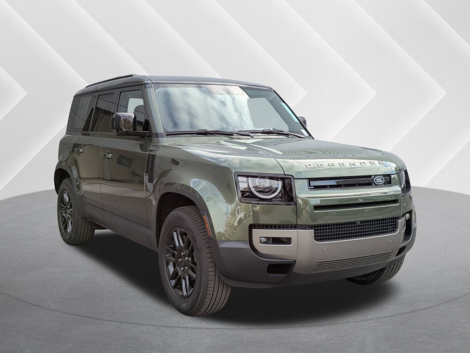 2026 Land Rover Defender S's photo