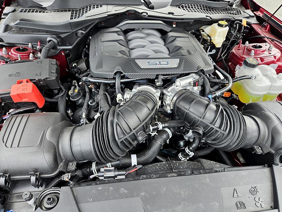 2025 Ford Mustang GT Premium photo 16