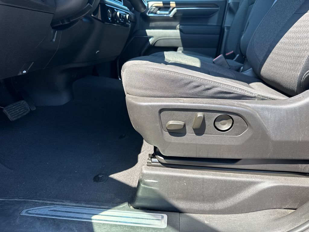 2024 Chevrolet Silverado 1500 LT photo 10