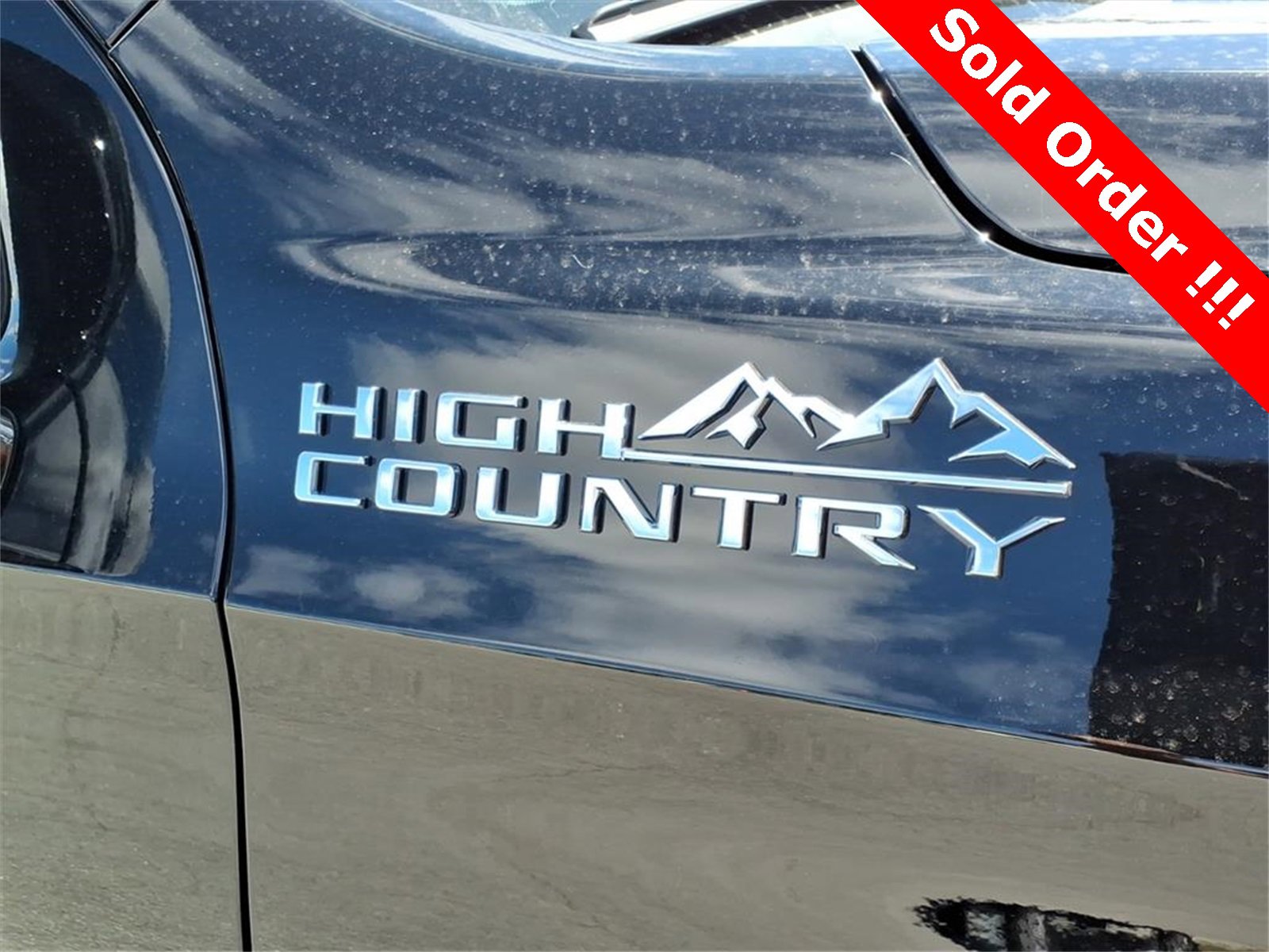 2026 Chevrolet Suburban High Country photo 8