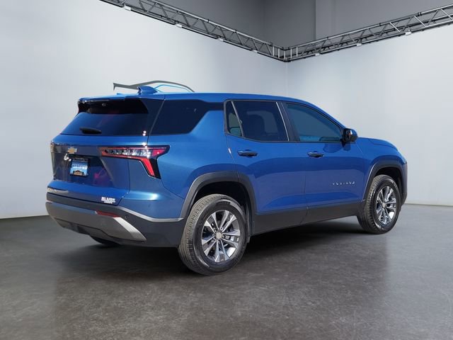 2025 Chevrolet Equinox LT photo 3