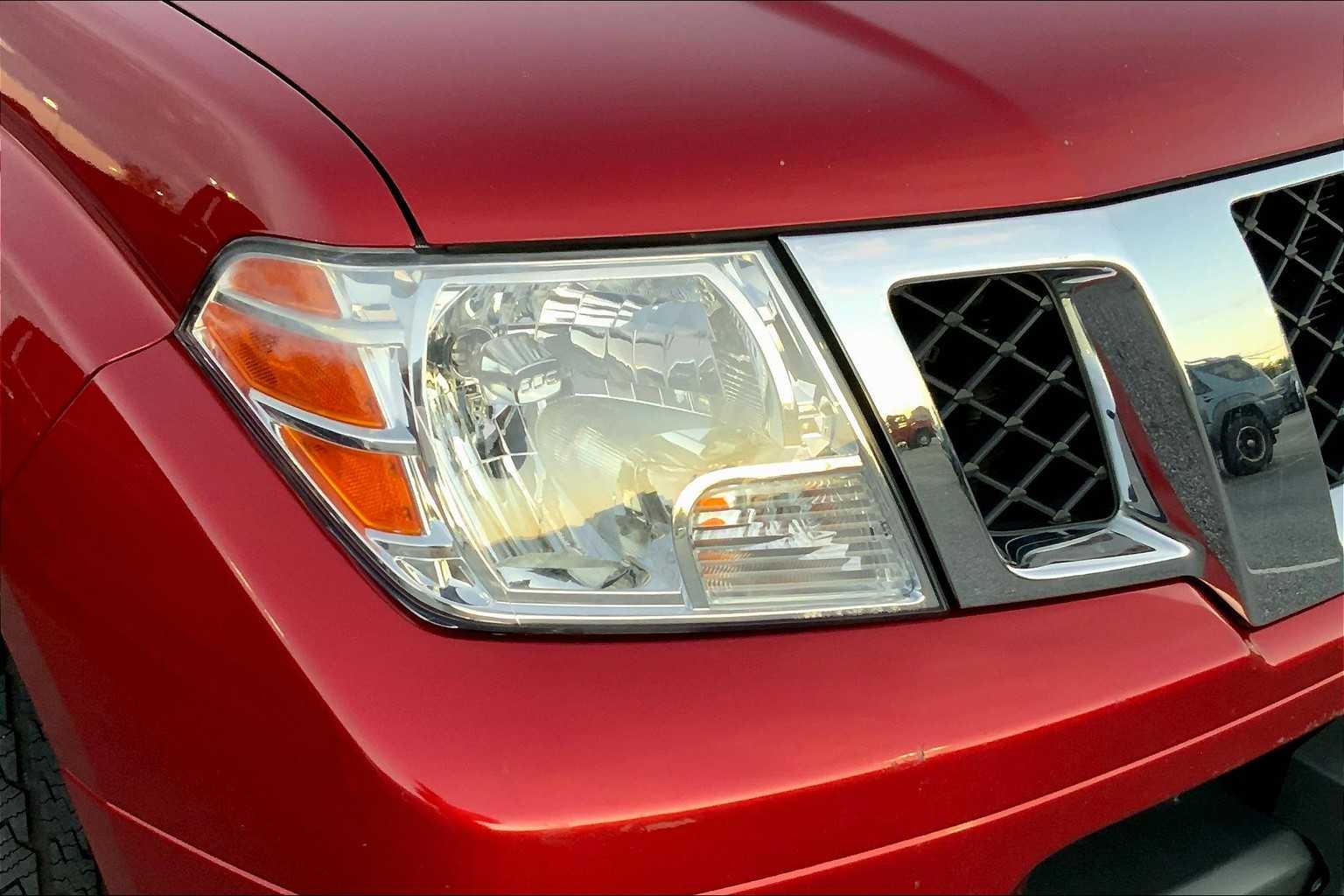 2017 Nissan Frontier SV photo 24