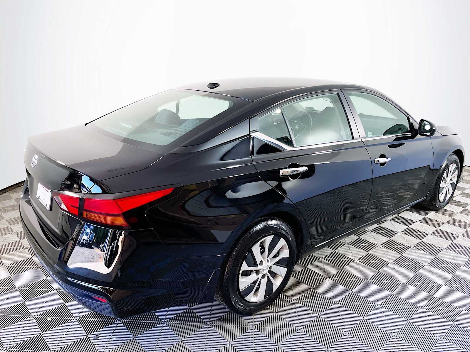 2019 Nissan Altima 2.5 S photo 4