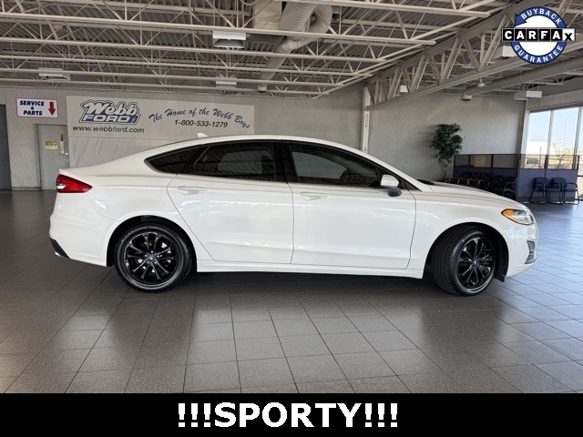 2020 Ford Fusion SE photo 9