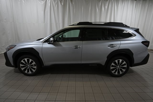 2025 Subaru Outback Touring photo 2