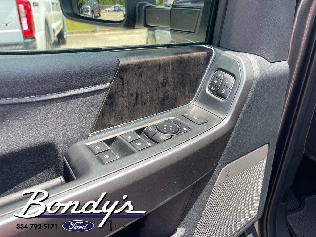 2025 Ford F-250 Lariat photo 5