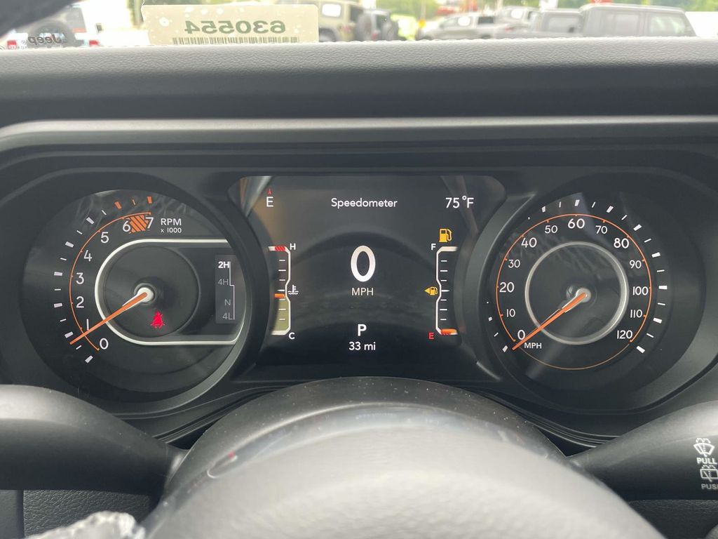 2025 Jeep Wrangler Sahara photo 26