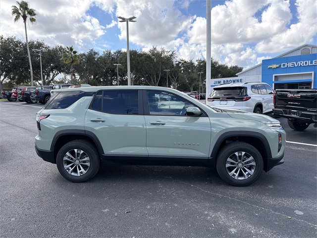 2026 Chevrolet Equinox LT photo 2