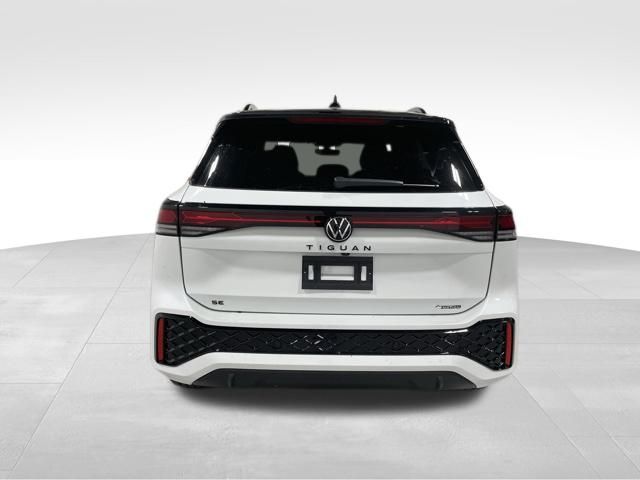 2025 Volkswagen Tiguan SE R-Line Black photo 5