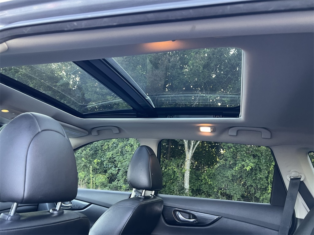 2019 Nissan Rogue SL photo 25