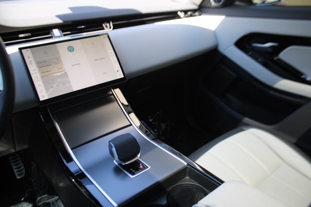 2024 Land Rover Range Rover Evoque Dynamic SE photo 15