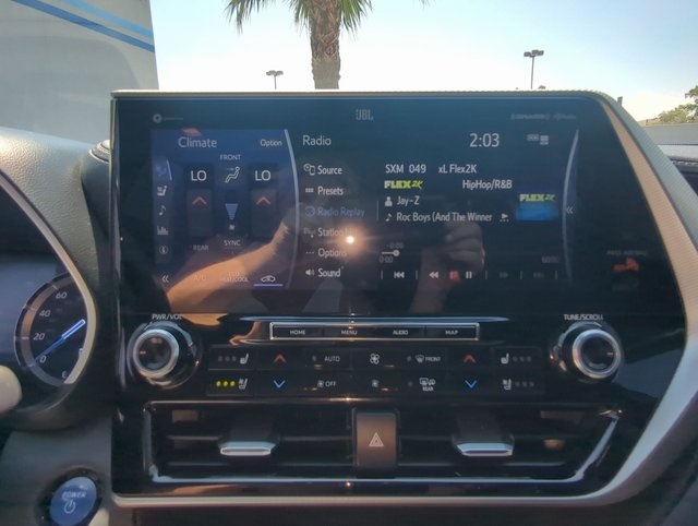 2020 Toyota Highlander Hybrid Platinum photo 15