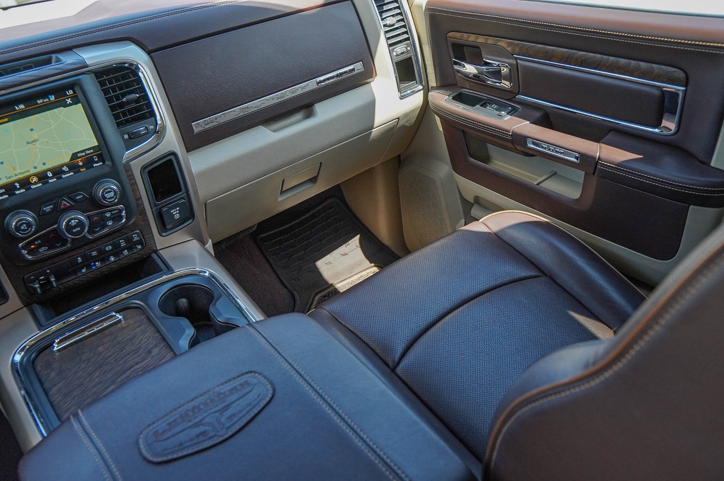 2018 Ram 3500 Laramie Longhorn photo 27