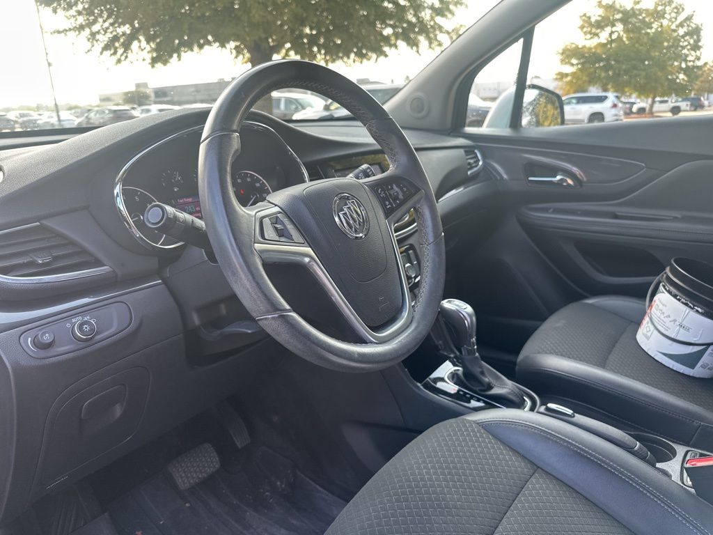 2022 Buick Encore Preferred photo 2