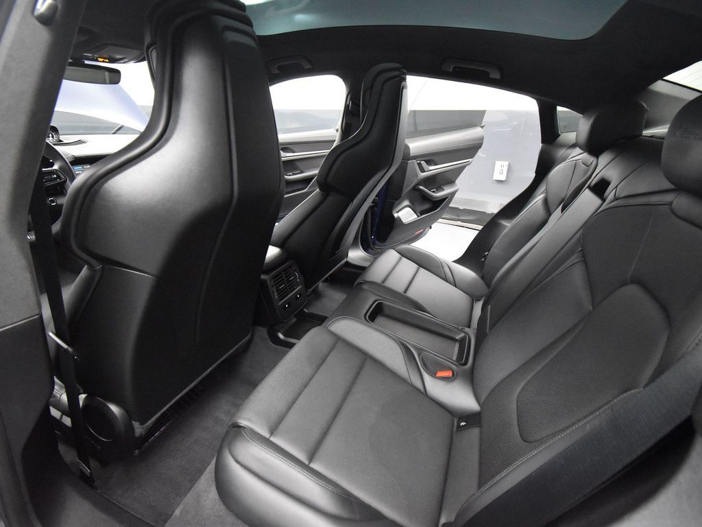 2020 Porsche Taycan Turbo S photo 31