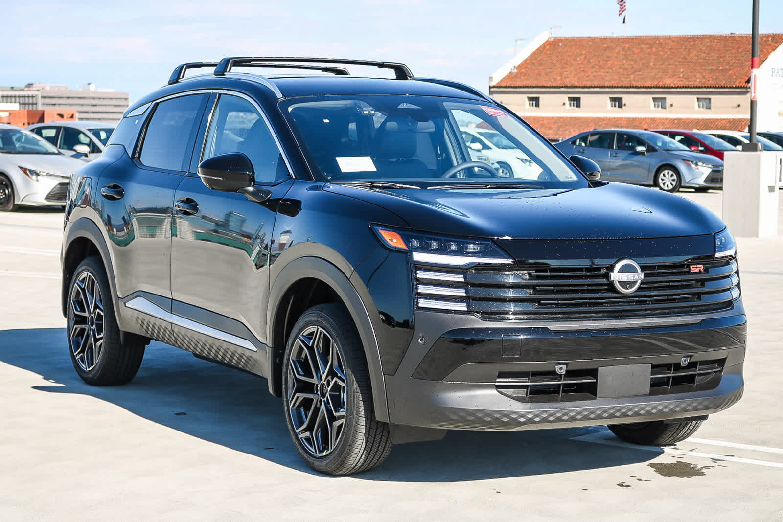 2026 Nissan Kicks SR photo 3