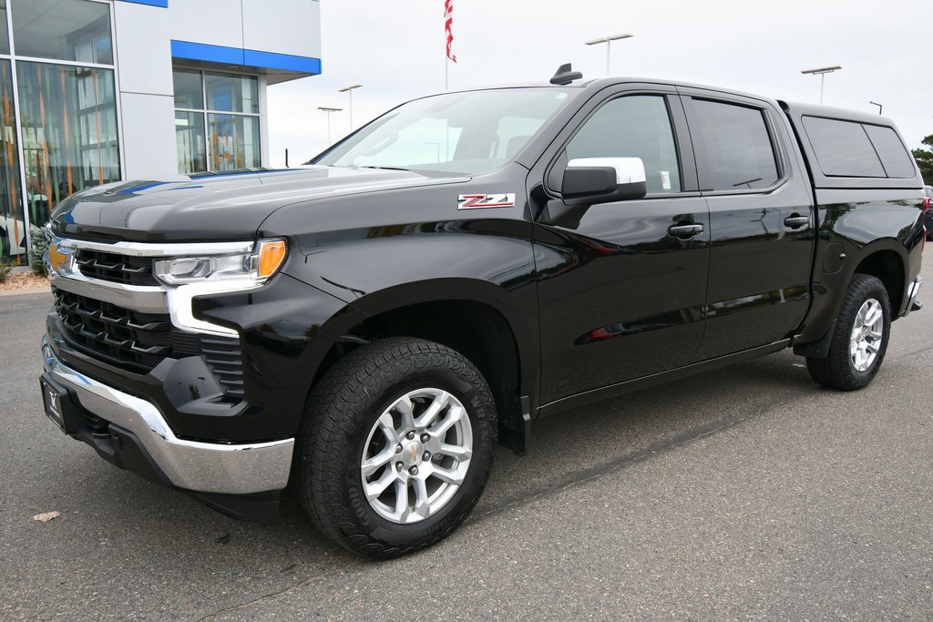 Used 2025 Chevrolet Silverado 1500 LT with VIN 1GCUKDEDXSZ108915 for sale in North Branch, Minnesota