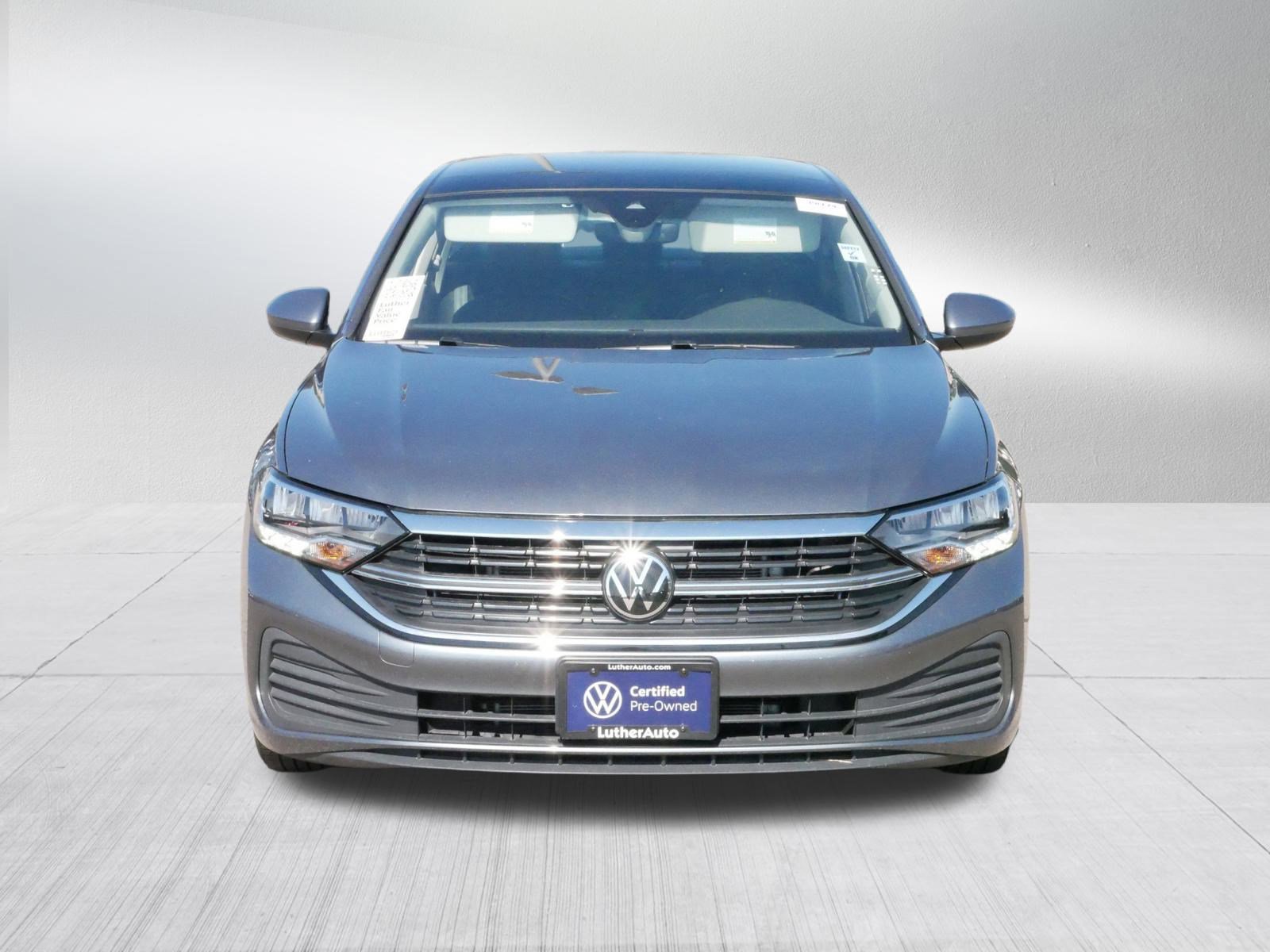 Certified 2024 Volkswagen Jetta SE with VIN 3VW7M7BU7RM075023 for sale in Brooklyn Center, Minnesota