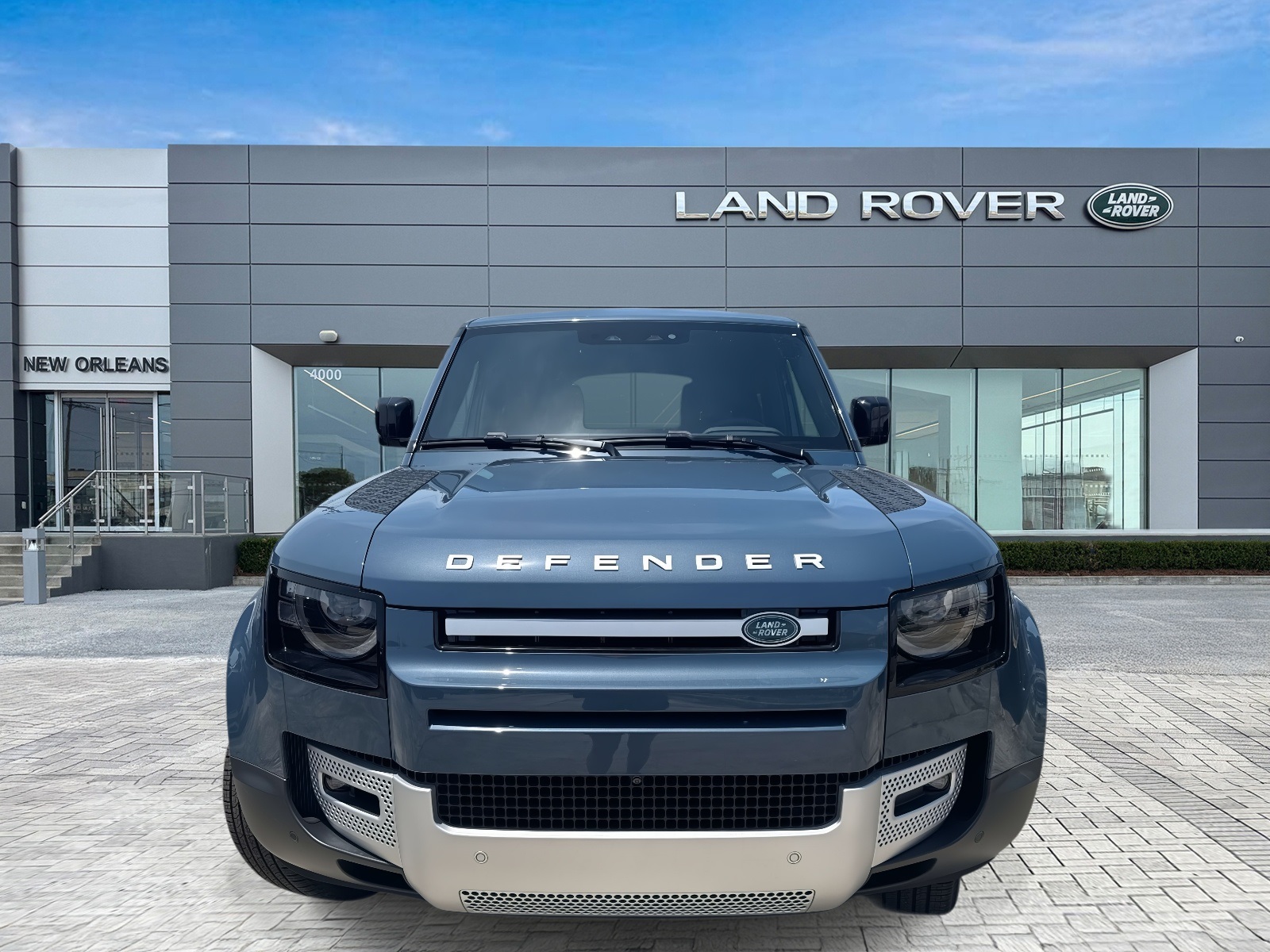 2025 Land Rover Defender 110 S photo 4