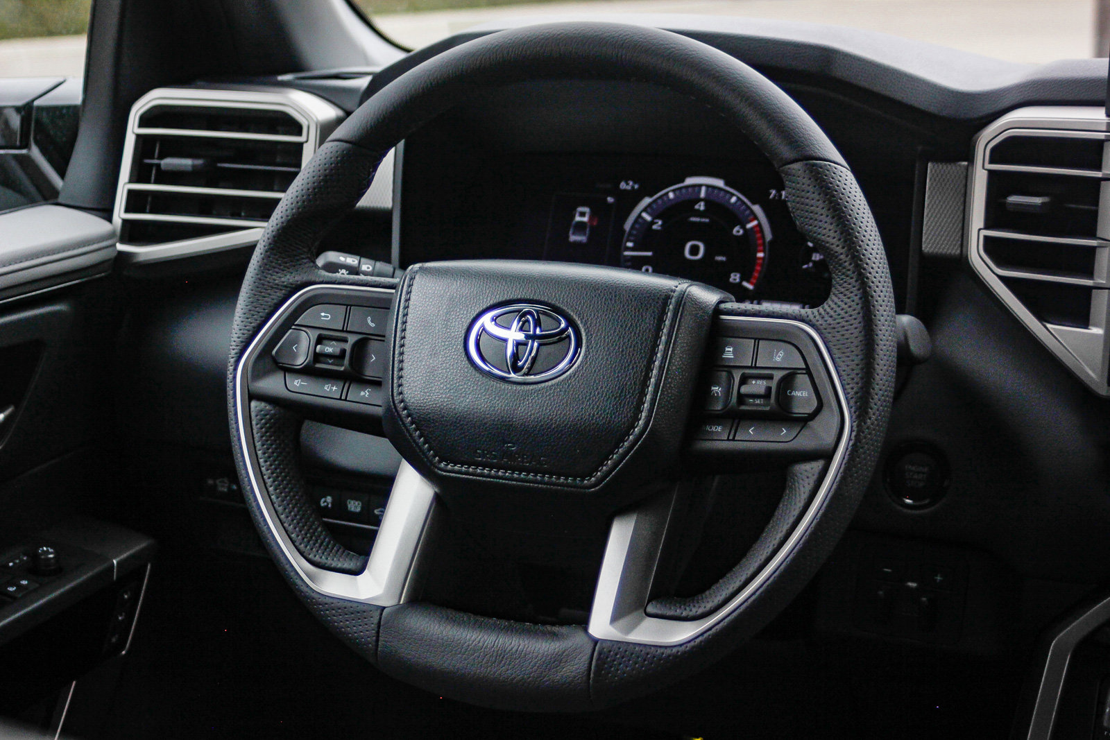 2025 Toyota Tundra Limited photo 15