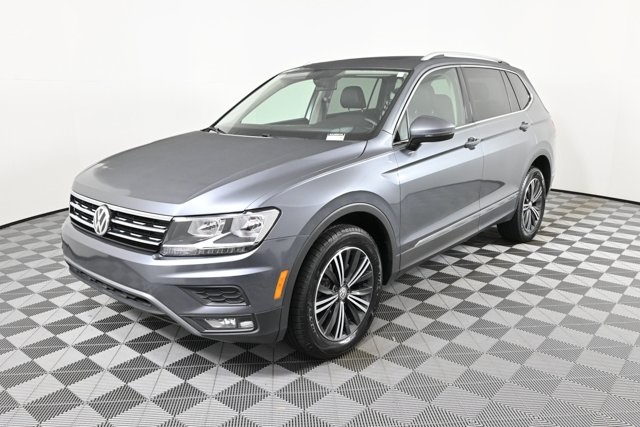 2018 Volkswagen Tiguan SEL photo 2