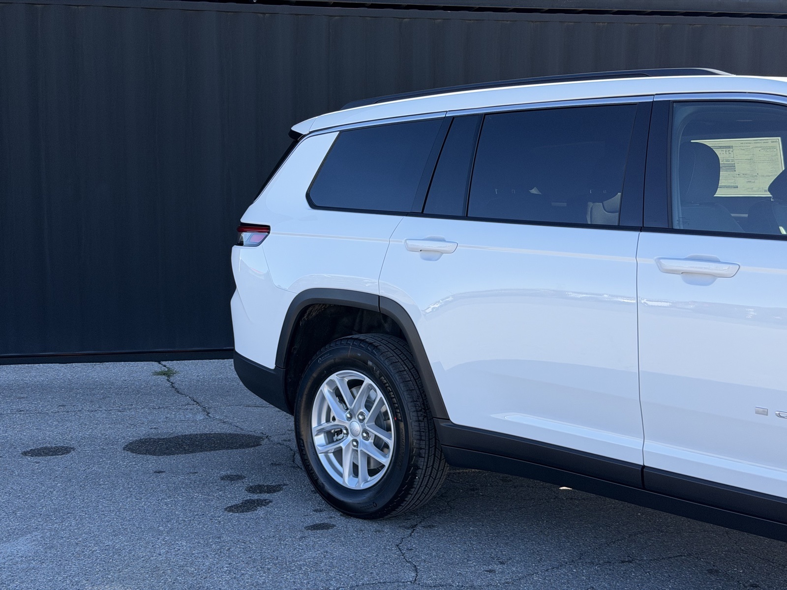 2025 Jeep Grand Cherokee Laredo X photo 3