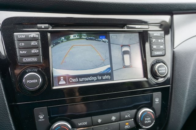 2016 Nissan Rogue SV photo 23